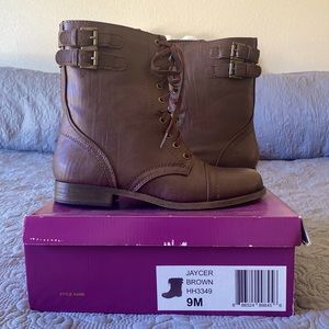 Rampage, women’s combat boot, size 9, color brown